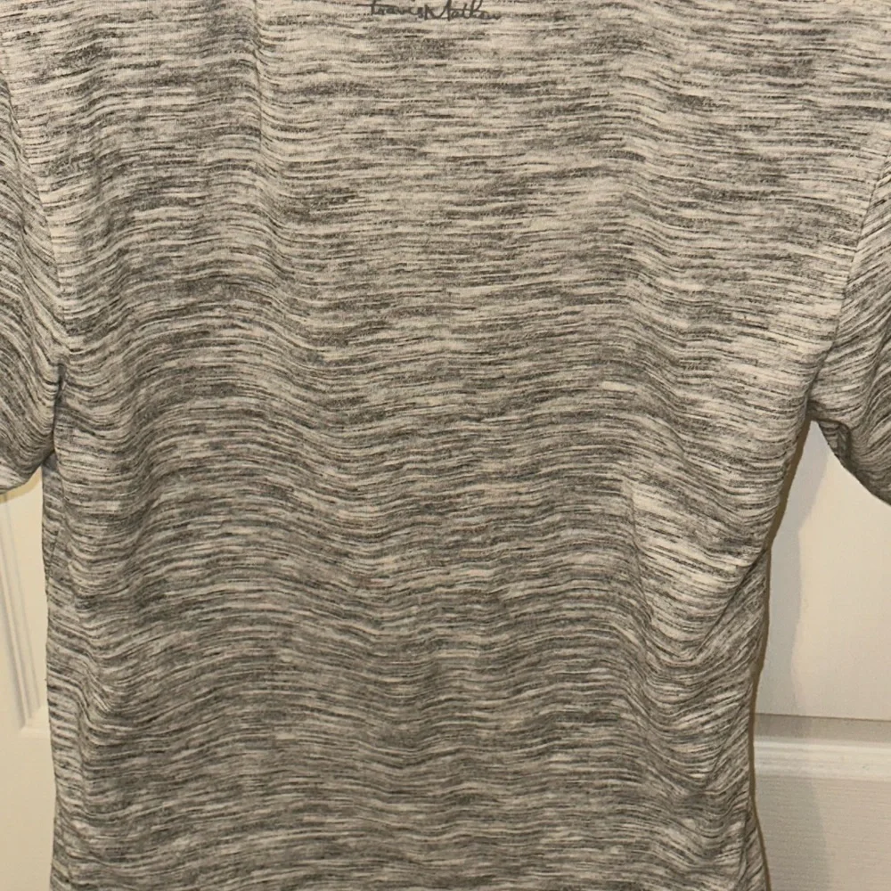 Men’s pre own size S small Travis Mathew grey polo shirt - Picture 3 of 5